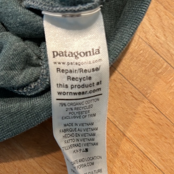 EUC Patagonia Women’s Quilted Hoodie - Green Medium - Picture 4 of 5